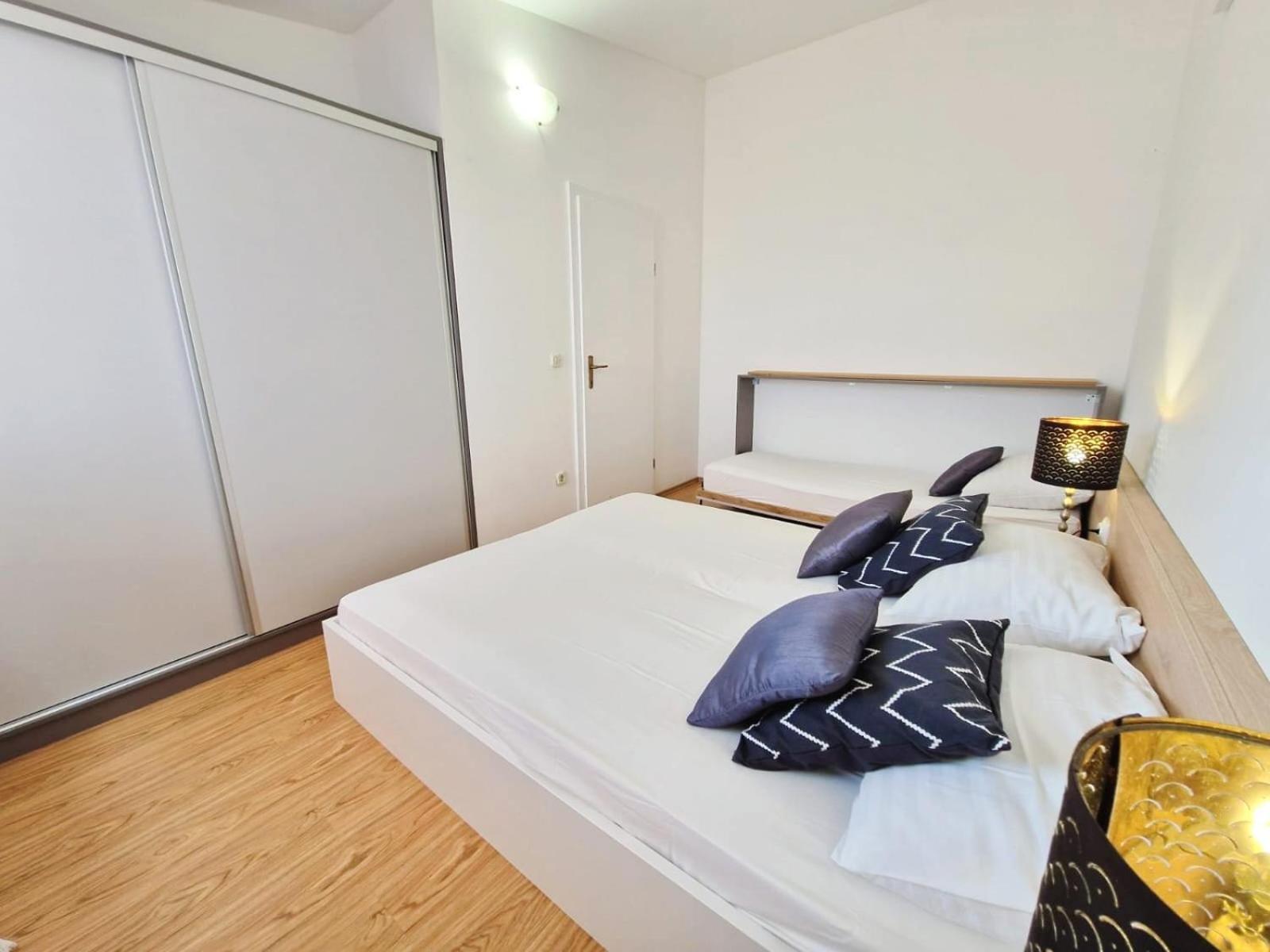 Apartments Gavran Baška Voda Cameră foto