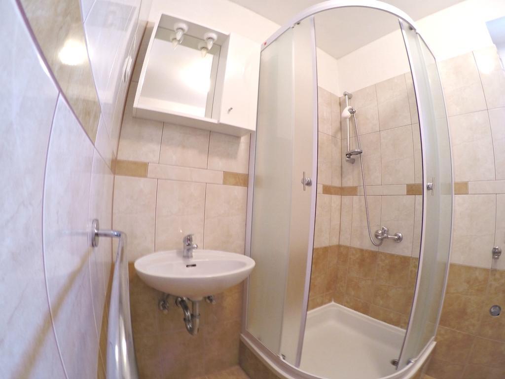 Apartments Gavran Baška Voda Cameră foto